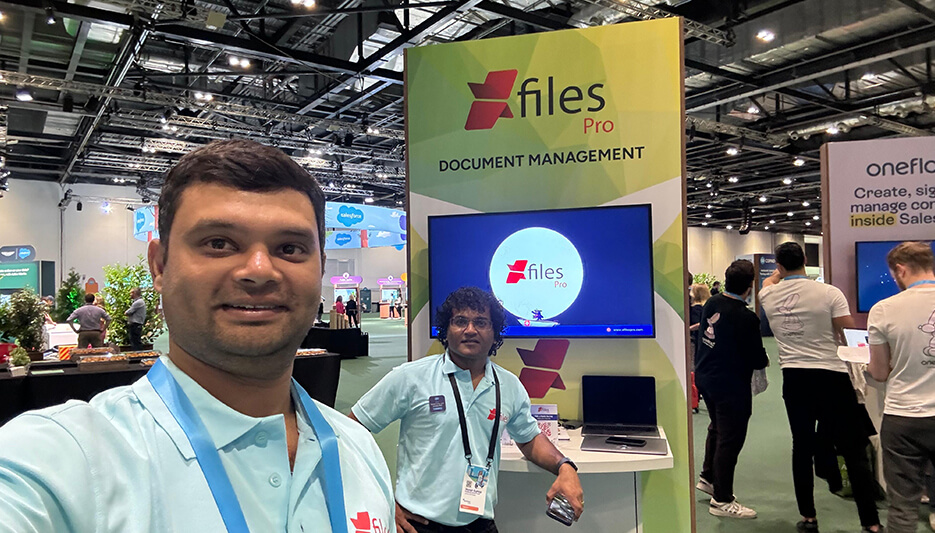 Team XfilesPro at their Navigator booth during World Tour London